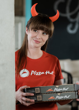 a digital football campaign for pizza hut