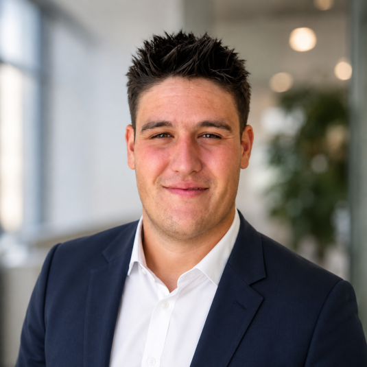 Portrait de Baptiste Fischer, Développeur et Superviseur d'Agents