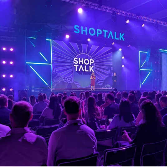 Photo d'une conférence à l'évènement Shoptalk Europe